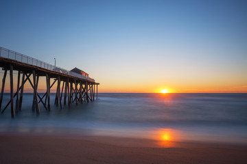 Fototapeta premium Sunrise near Belmar Fishing Pier 