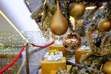 Decorations on the Christmas tree
