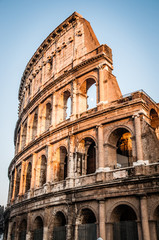 parte di colosseo al tramonto