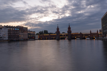 Obraz premium Kreuzberg am Abend