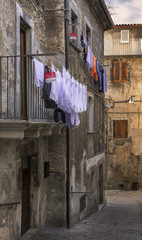 Vicolo di Scanno con panni stesi