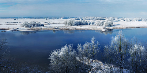 Winter an der Elbe