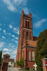 Fototapeta na wymiar Kościół pw. św. św. Piotra i Pawła w Pieniężnie 