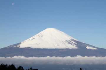 富士山と残月