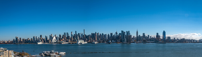 Fototapeta premium Super wide panorama of New York Manhattan skyline
