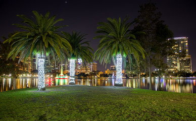 Obraz premium Orlando, Florida, USA, downtown city skyline from Eola Park