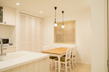 ダイニングテーブル