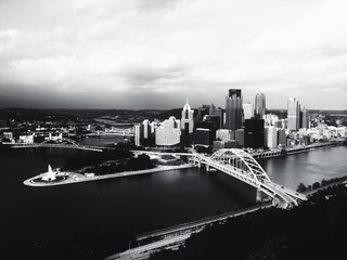 Pittsburgh Skyline in Black and White - 131845602