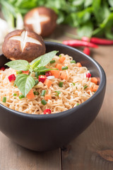 instant noodle with fresh vegetables.