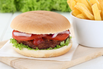 Hamburger mit Pommes Frites