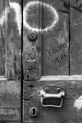 Vieille porte en bois taguer