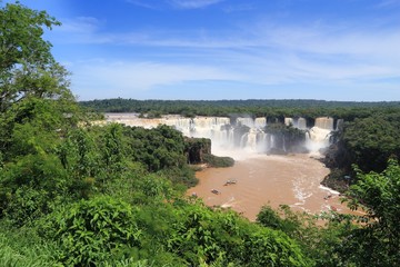 Fototapeta na wymiar Iguazu waterfall
