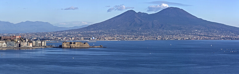 Vue aérienne de la baie de Naples