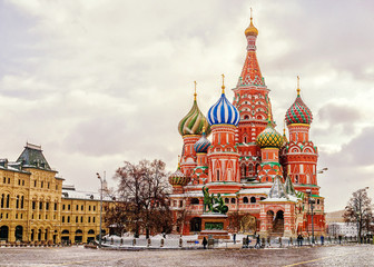 Fototapeta premium St. Basil's Cathedral in Moscow, winter view