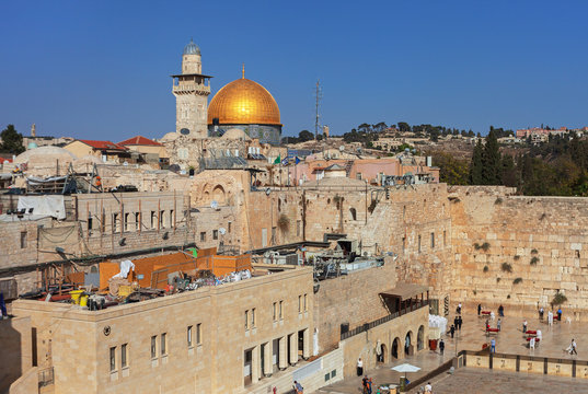 View on the wailing wall.