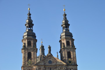 Fototapeta na wymiar Türme und Christus Statue Dom in Fulda
