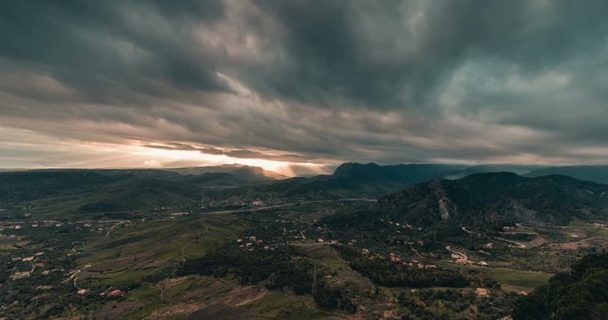 Time Lapse della Valle Calabrese tra le Montagne