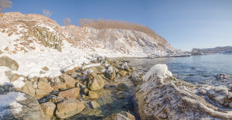 Зима на морском берегу