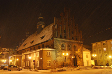 Ratusz w Ornecie zimą © Grzegorz Lenkiewicz
