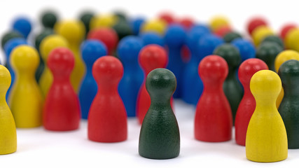 Spielfiguren, Gesellschaft, Konkurrenz