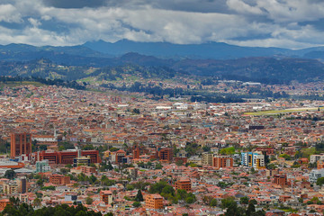 Fototapeta na wymiar the city of Cuenca Ecuador seen from above