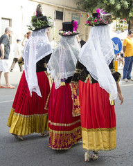 SELARGIUS, ITALIA - SETTEMBRE 8, 2013: Antico matrimonio selargino - Sardegna - sfilata del gruppo...
