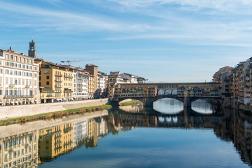 Fototapeta na wymiar Ponte Vecchio bridge on the Arno river in Florence