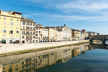 Fototapeta na wymiar Architecture of buildings on the banks of the Arno river in Flor