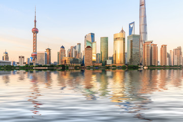 Fototapeta premium Shanghai skyline on the Huangpu River at dusk,China