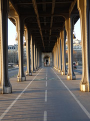 Bir Hakeim bridge

