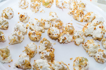 grapes with mascarpone cheese, Stilton and walnuts