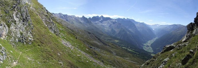 Naklejka na ściany i meble Wanderung in den Alpen