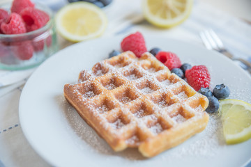 Waffeln mit Beeren