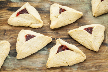 raspberry  hamantaschen pastry