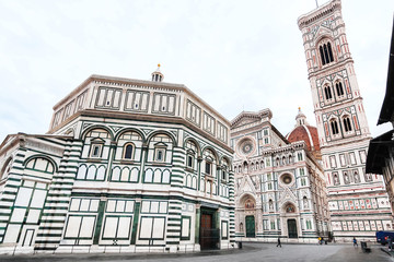 Fototapeta premium Baptistery and Florence Duomo with tower n morning