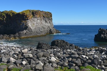 Fototapeta na wymiar Küste bei Arnarstapi auf Snaefellsnes (Island)