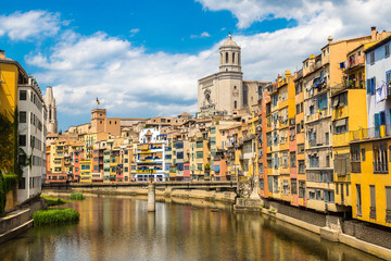 Obraz na płótnie Canvas Colorful houses in Girona