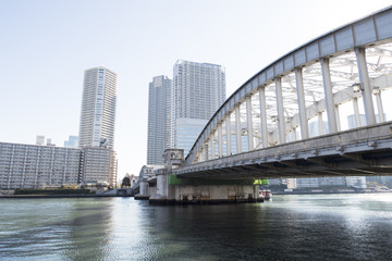 Fototapeta na wymiar 東京風景（勝鬨橋と勝どきの街並み）