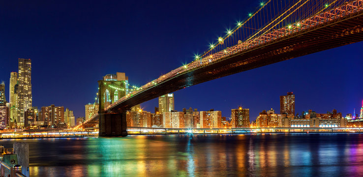 New York - Panoramic view of Manhattan Brooklyn Bridge by night, big size
