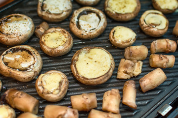 champignons mushrooms on grill