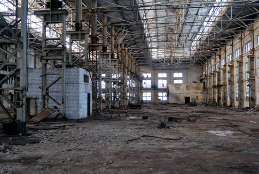 Abandoned warehouse of Voronezh excavator plant