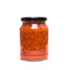 Geraspelte Karotten als Salat im Glas