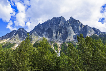 Fototapeta premium Beautiful scenery on the way to Banff from Vancouver, British Columbia, West Canada