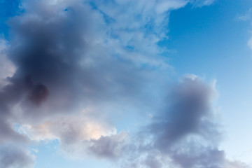 Obraz premium beautiful sky with clouds in the evening