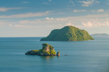 Tropical island © fongleon356