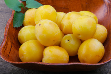 Yellow plums in the bowl