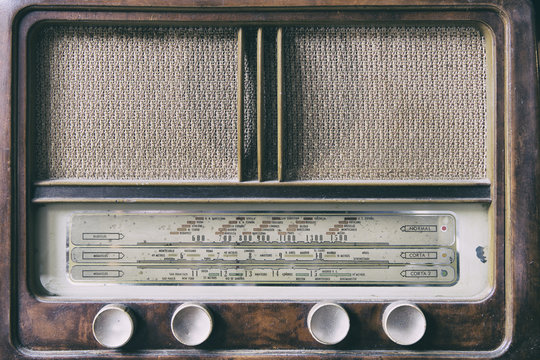 Wooden retro radio