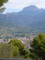 Fototapeta na wymiar Serra de Tramuntana mountain in Soller