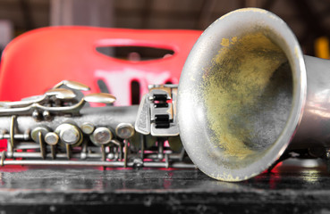 Close-old saxophone.