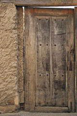 alte verwitterte Holzt&uuml;r